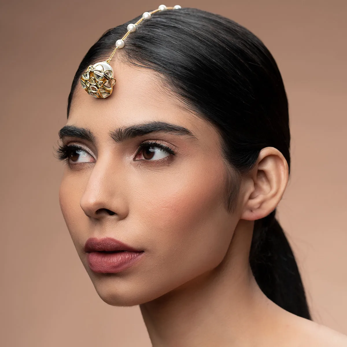 Amara Mirror Pearl Dainty Maangtikka